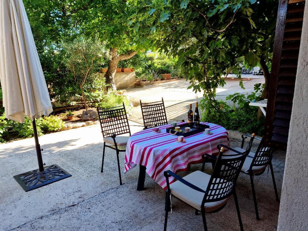 Villa Agava Vrboska Esterno foto